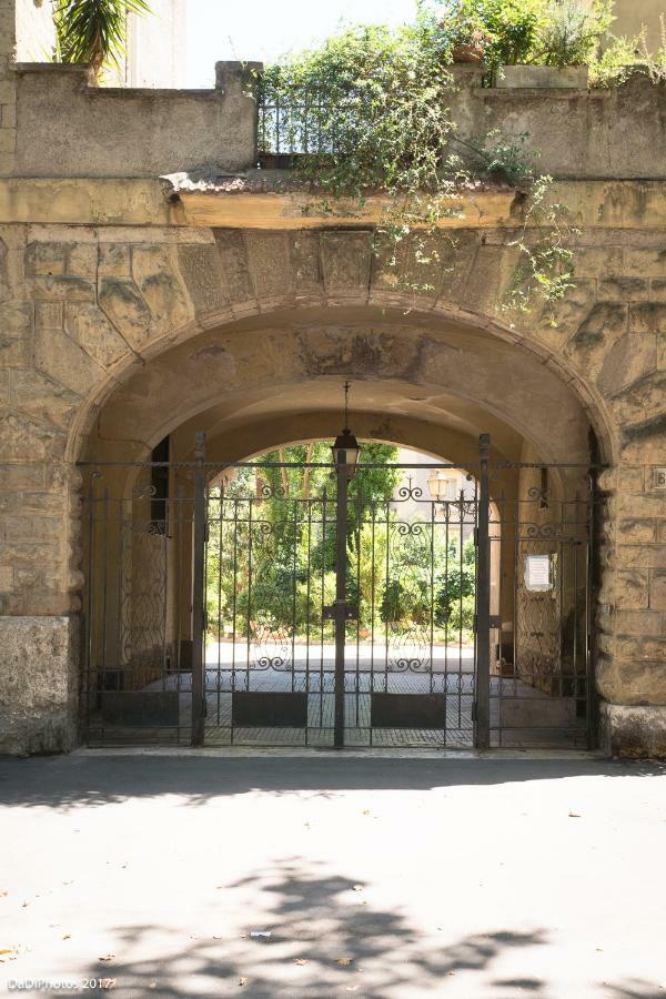 Casa Vacanze "Il Vaticano A 2 Passi" روما المظهر الخارجي الصورة